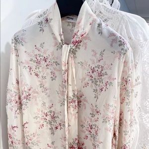 LILAC GEORGETTE PUSSYBOW BLOUSE
CRAIE/ROSE/VERT